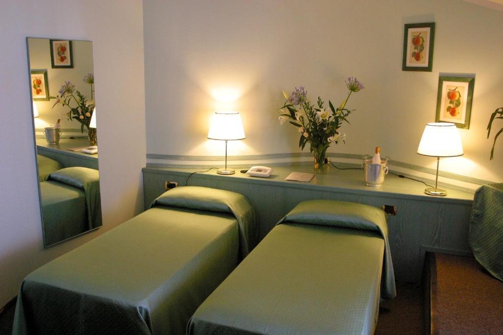 Albergo Della Corona Binasco Δωμάτιο φωτογραφία