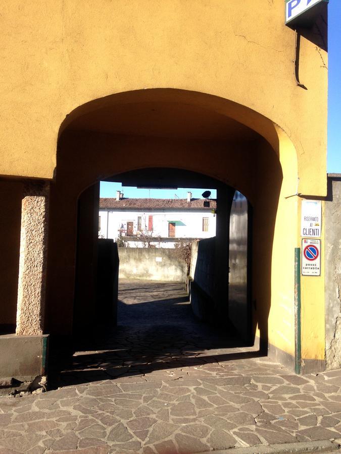 Albergo Della Corona Binasco Εξωτερικό φωτογραφία