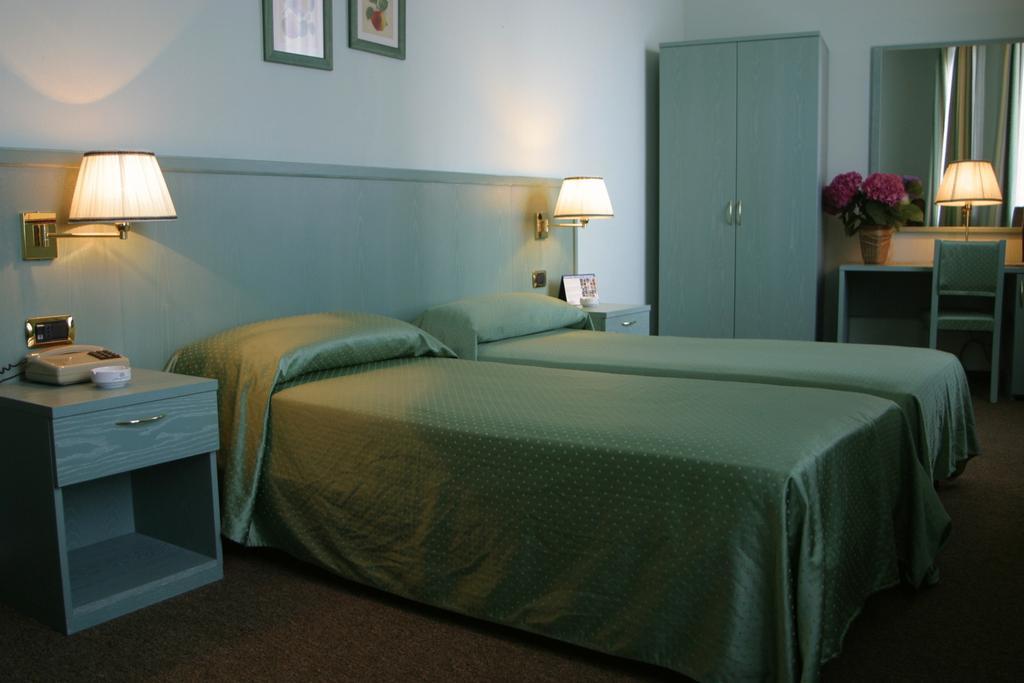 Albergo Della Corona Binasco Εξωτερικό φωτογραφία