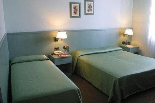 Albergo Della Corona Binasco Εξωτερικό φωτογραφία